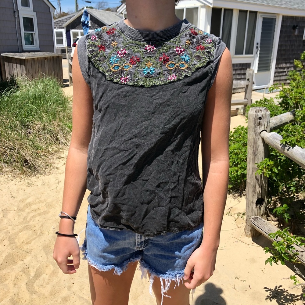 Floral embroidered tank top